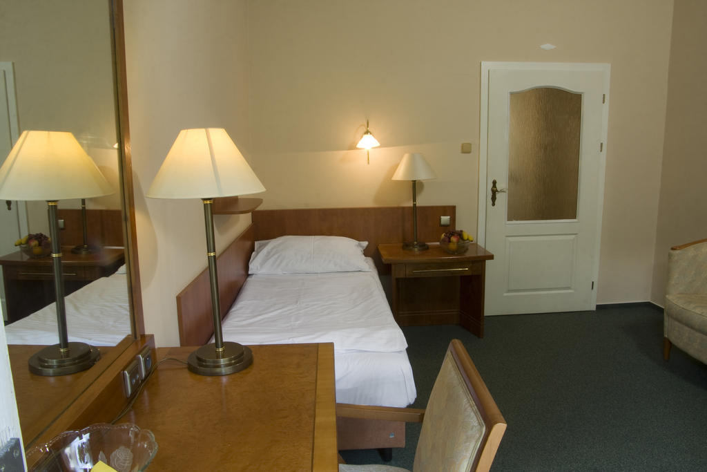 Dr. Adler Spa&Kurhotel Františkovy Lázně Zimmer foto