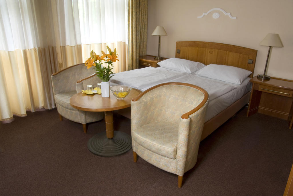 Dr. Adler Spa&Kurhotel Františkovy Lázně Zimmer foto